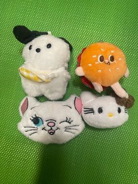 No Boundaries Plush Keychain Set - White, Orange, Black